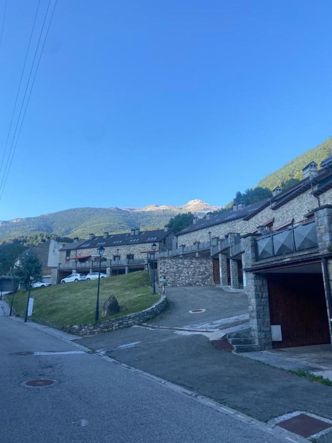 Adosado En Villanua Con Wifi Exterior foto